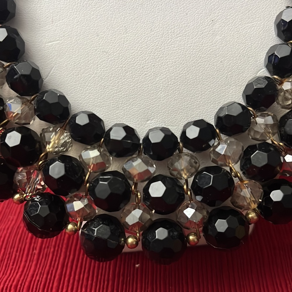 💥3/ $13💥VTG:Black and Clear diamond Cut beads Necklace. - Picture 2 of 5